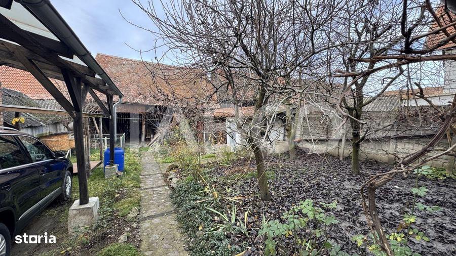 Casa de vanzare cu curte spatioasa loc relaxare si gradina Cornatel - 9
