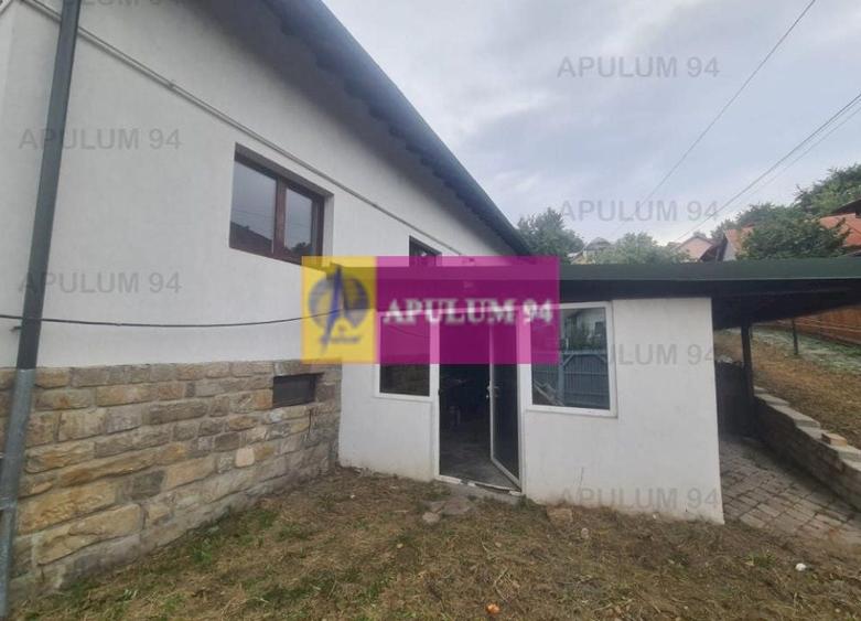Casă individuală cu 9 camere decomandat cu Canalizare în Central