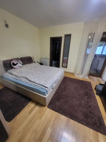 Apartament 5 camere,suprafata mare, curte, bloc 2006 - 4 nivele, Decebal, metrou - 9