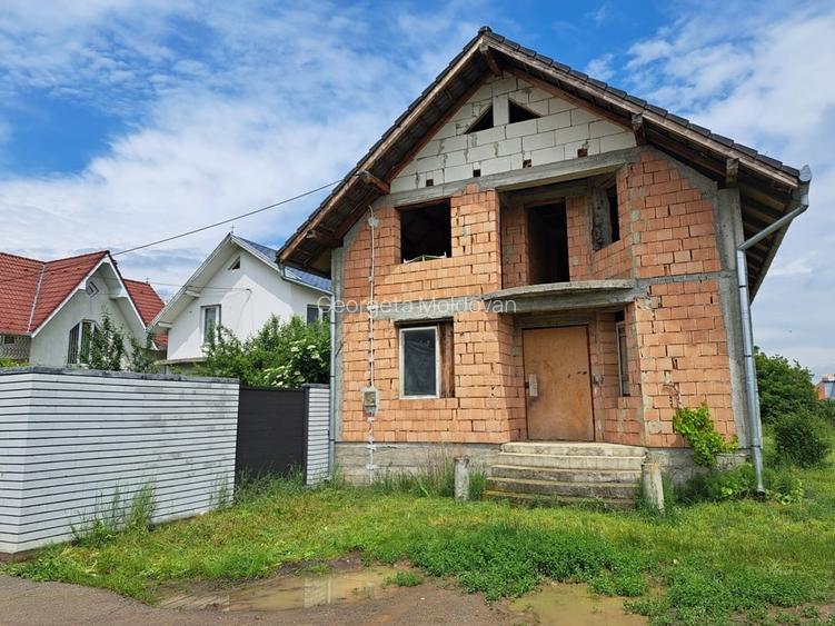 Vand casa cu teren 572mp, Reghin, Mures