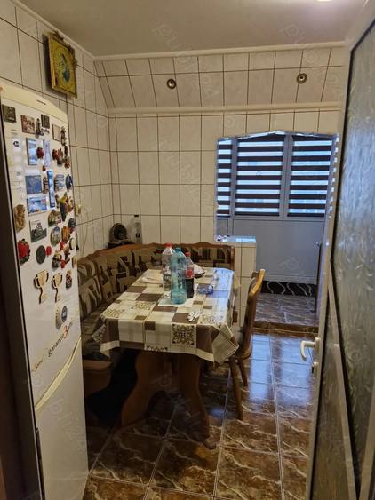 Apartament 3 CAMERE de vanzare Mioveni PROPRIETAR - 6