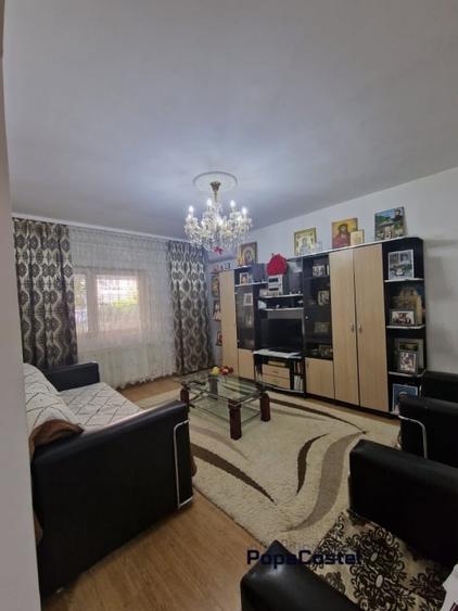 Camera de Comert - bd. Mircea Voda 3 camere parter/8, decomandat, 76 mp utili - 1