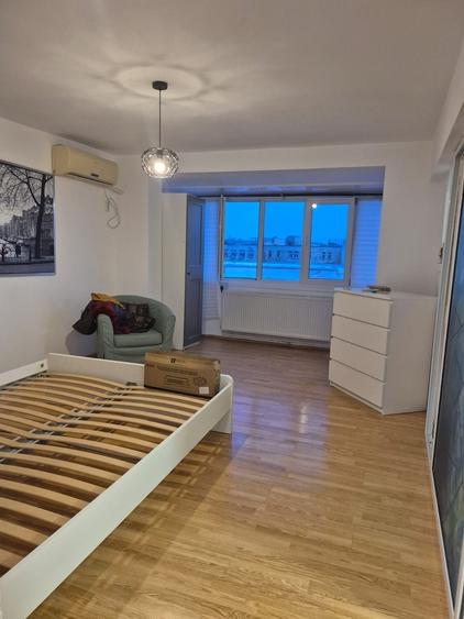 Sala Palatului, Brezoianu - 1