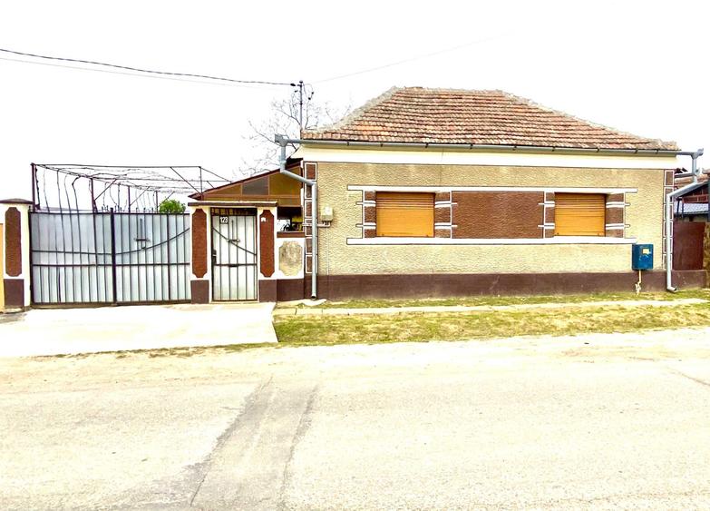 Casa cu teren mare si curte amenajata, de vanzare in Cordau locatie excelenta, situata chiar in centrul localitatii! - 7