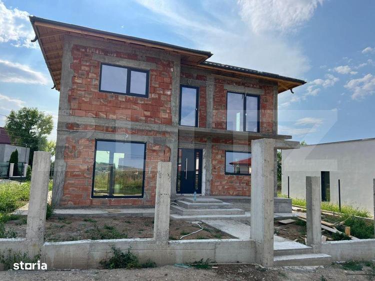 Vila 4 camere, 147 mp, zona Hlincea - 1