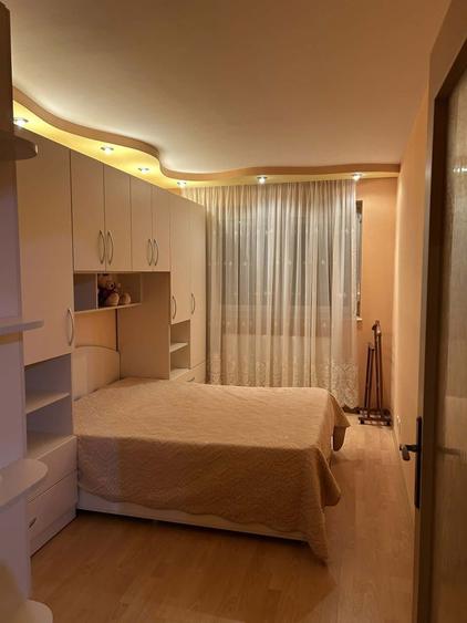 Inchiriez apartament 3 camere - 6