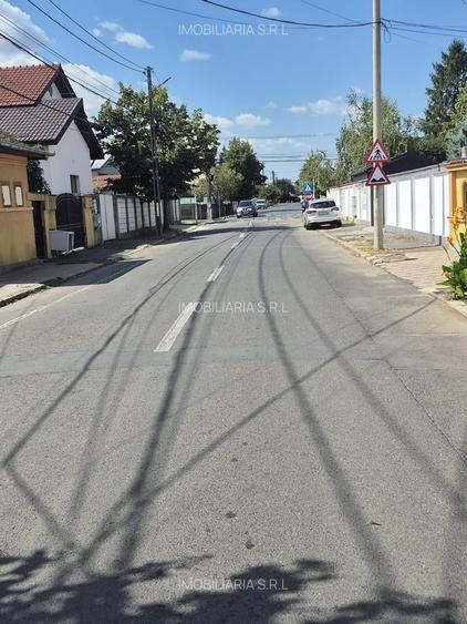 De vanzare 2 case + spartiu comercial in Chiajna!! - 4