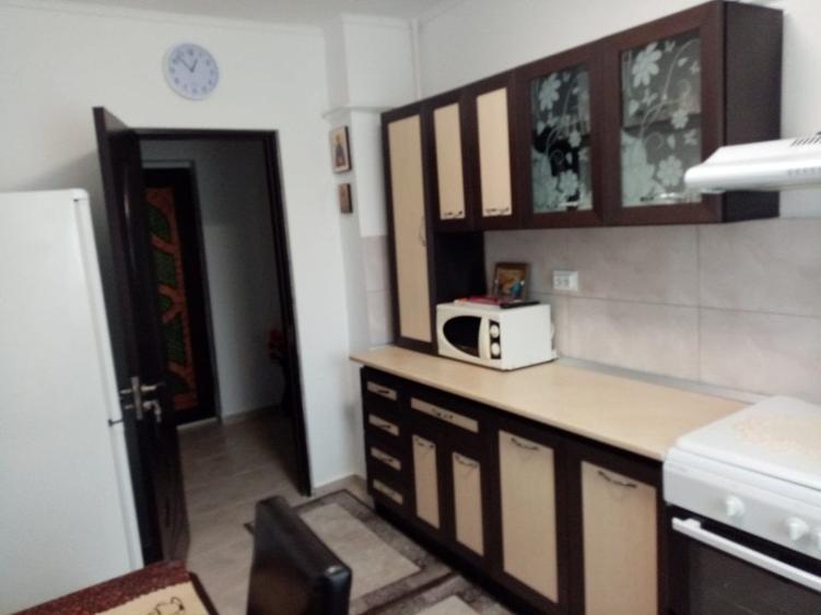 Pacurari la bulevard apartament 2 camere decomandat - 8