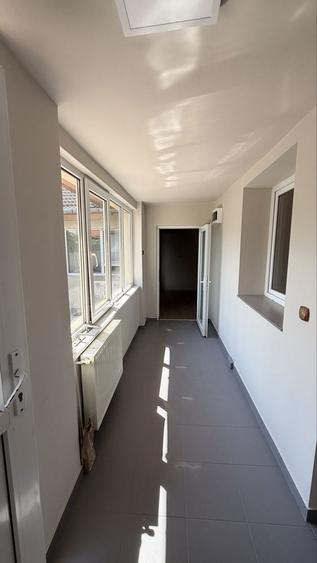 Inchiriez apartament la curte - 5
