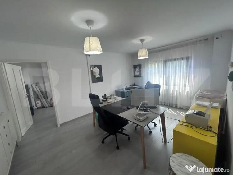 Apartament cu 4 camere, decomandat, etaj 1, 84,45 mp, zona - 3