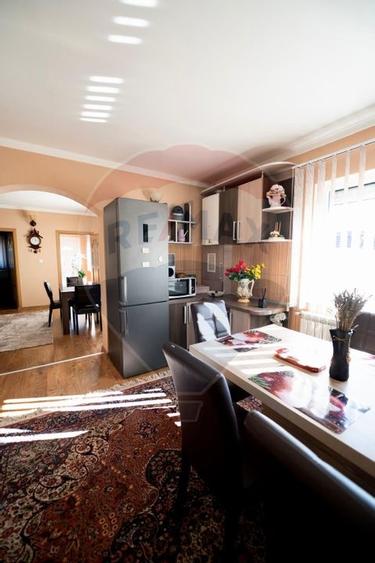 Casă impresionanta cu teren 2700mp garaj 2 masini si terasa-Madaras - 18