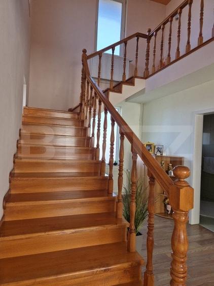 Vila superba de vanzare in zona Livezeni cu priveliste deosebita - 2