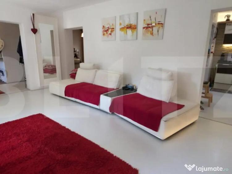 Proprietate Exclusivista: 2 Case, Piscina ?i Teren de Ten - 9