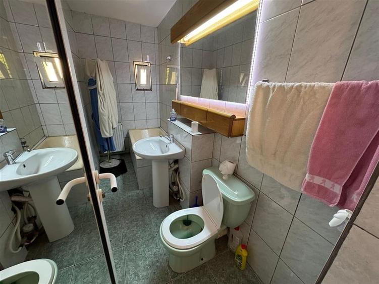 Apartament 2 camere, 54mp, etaj 4 cu acoperis - Central - - 10
