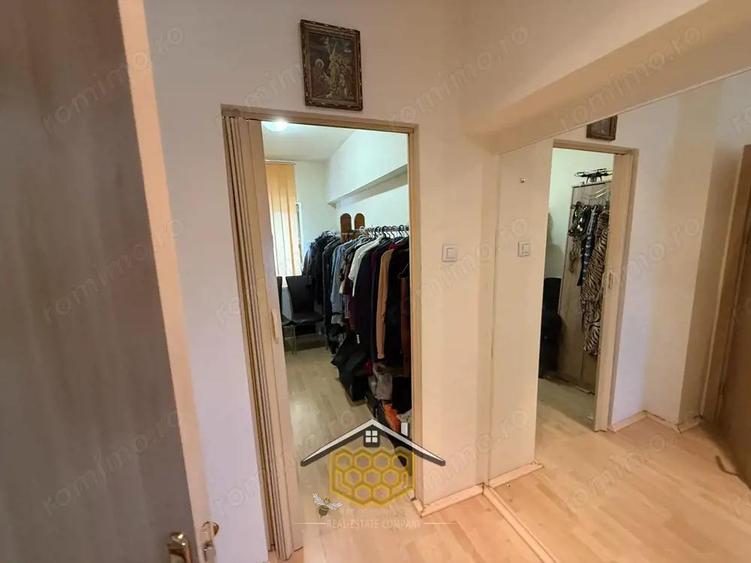 Casa P+1 cu garaj si 950 mp teren in Simnicul de jos - Comision 0% - 8