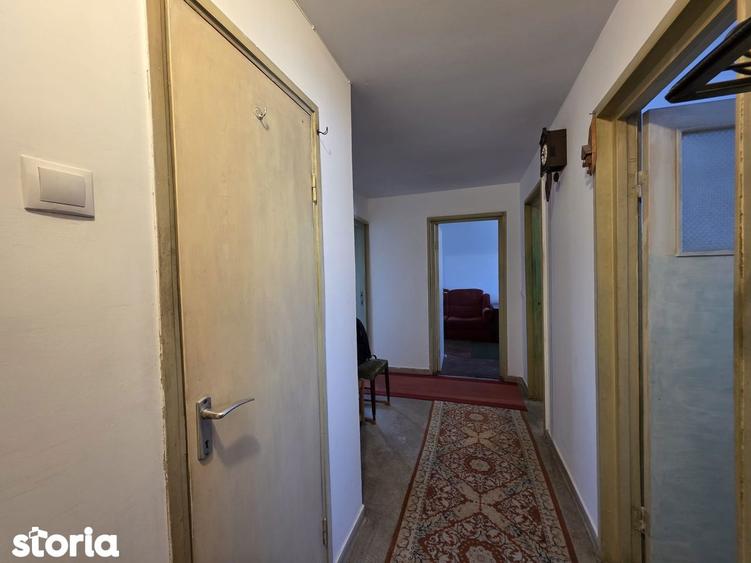 Apartament 2 camere decomandat situat Deva, strada Mara?ti etaj 4 - 3