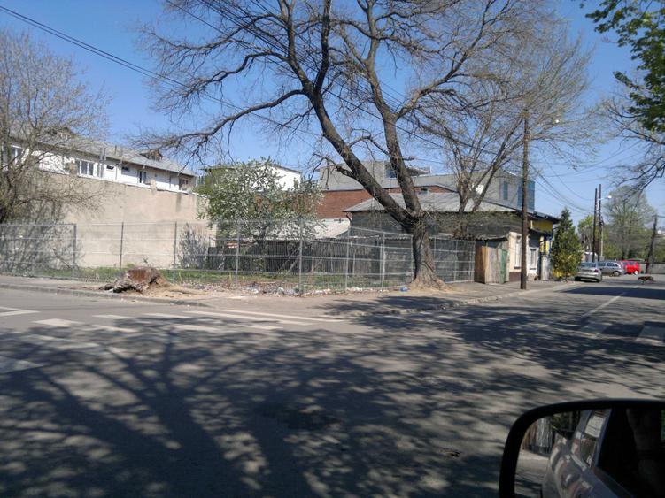 Teren 327m2 pe str. Bradesti 2-4 (anga Lizeanu , sector 2) Cu autorizatie P+3+4 retras , Gata sa incepi lucrul. - 2