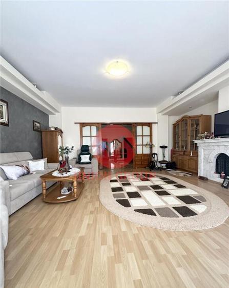 Casa la Cativa Pasi de Mare in Faleza Nord - Ideala Pentru F - 16