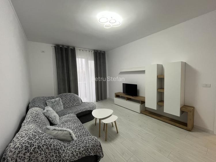 DECOMANDAT, BUCATARIE INCHISA, PRIMA INCHIRIERE