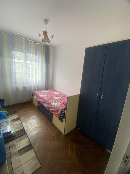De vanzare ( piata 1 MAI ) apartament - 6