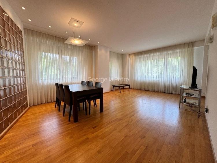 Apartament spatios cu terasa 20mp, garaj si boxa// Clucerului