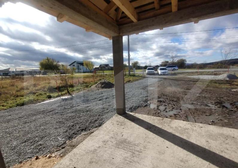 Casa cu 4 camere, 153 mp utili, teren 1000 mp extravilan, ut - 10