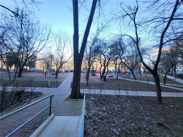 VEDERE PARC I.O.R / 2 CAMERE DECOMANDAT / ETAJ 3 / METROU APROAPE - 1