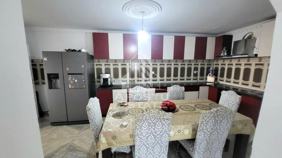 Casa individuala renovata,4 camere,garaj,teren 540 mp,Plopi - 8