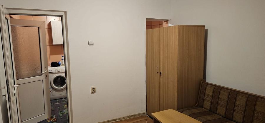 Inchiriez garsoniera la curte - 1