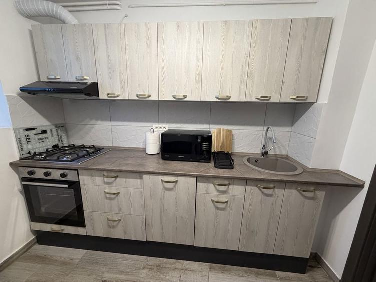 Proprietar INCHIRIEZ APARTAMENT 2 CAMERE prima inchiriere - 6