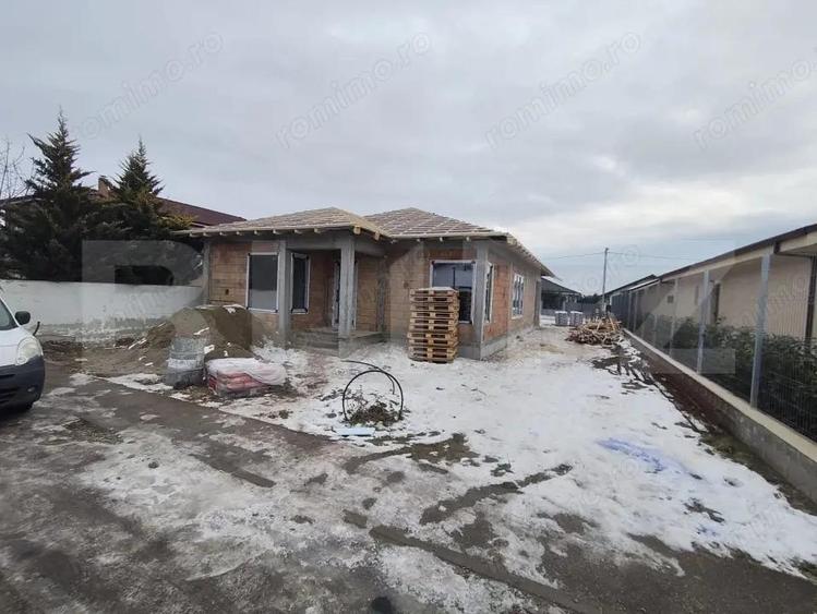 Casa finisata la cheie la intrare in Santandrei racordata la toate utilitatile - 13