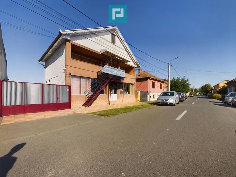 Casă cu teren de 1246 mp în Pârneava - 1