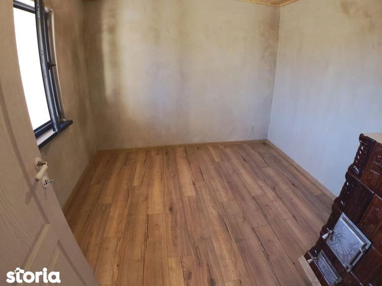 Casa la pret de apartament 4 camere, teren 1770 mp, renovata Ciorani - 2