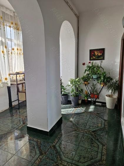 Vand casa 5 camere zona Teiu? - 1