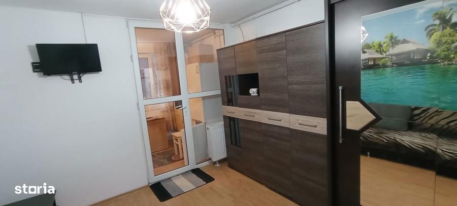 Garsoniera de inchiriat, Tractorul (Coresi) - 5