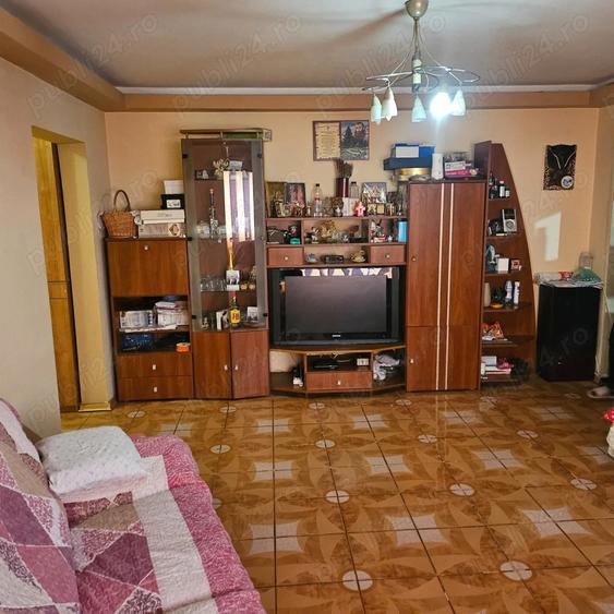 Apartament cu 3 camere zona Brosteni Colegiu etaj 3 din 4 cu imbunatatiri - 7