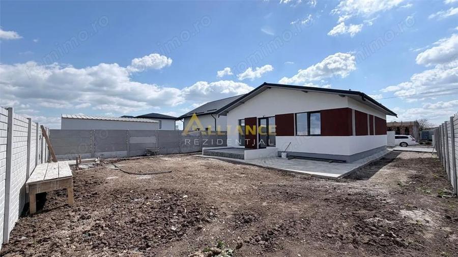 Casa Individuala - 3 camere - 2 bai - 430mp teren - 3