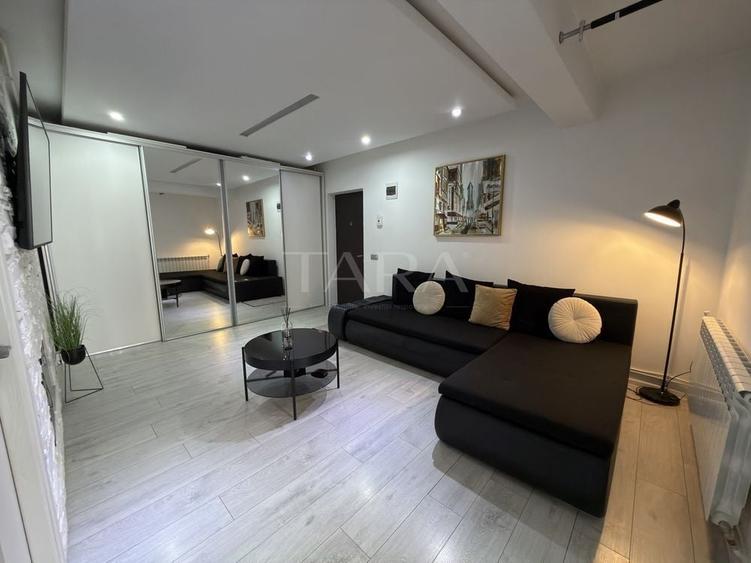 Apartament cu 3 camere decomandat, mobilat în Florești — fotografia 1