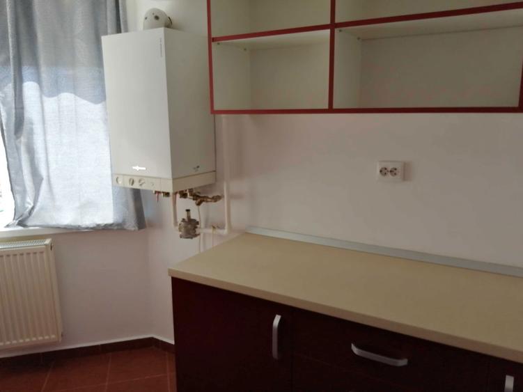 Vand apartament 2 camere central, Bacau - 4