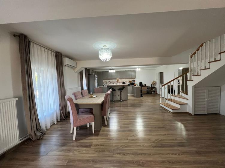 Vand apartament 124 mp util, complet mobilat, cu toate utilitatile in centrul localitatii - 4