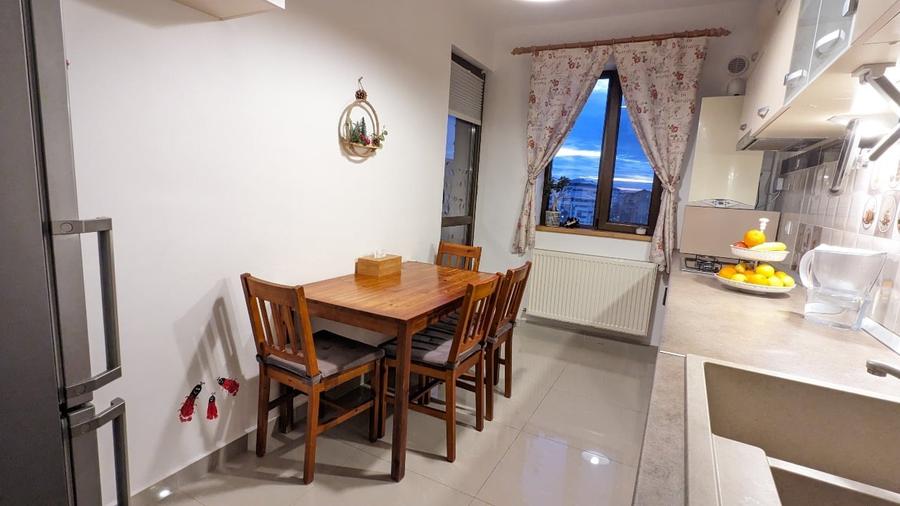 Direct proprietar | 3 camere | Et. 5/6 | 72,6 mp (84,7 mp total) | Parcare - 11