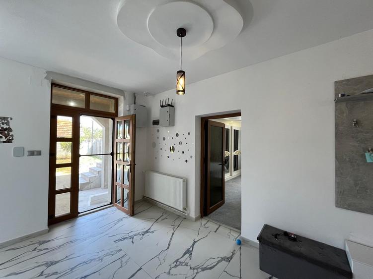 Casă cu 3 dormitoare, 600 mp utili, 2000 mp teren, Talpoș, Bihor. - 3