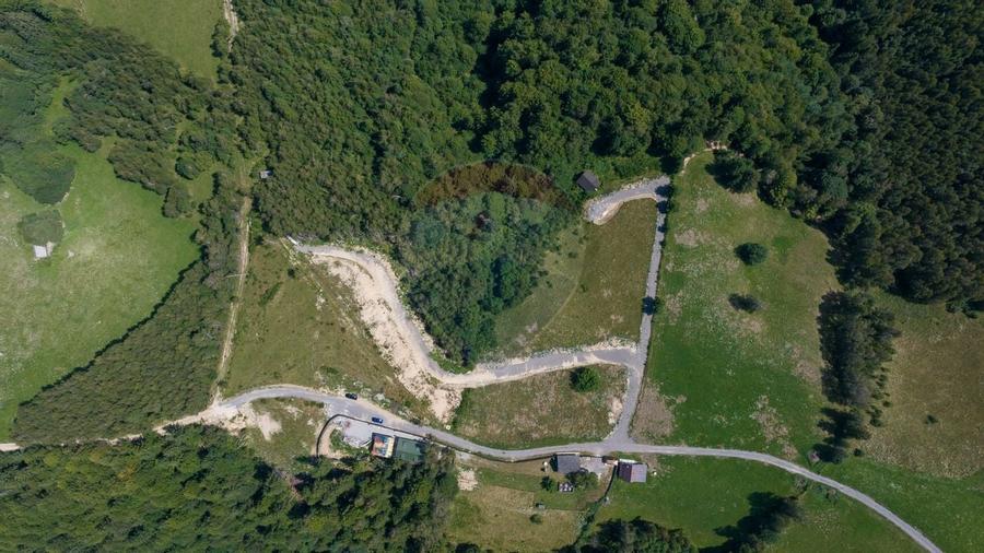 Teren Panoramic in Bran - Vedere spre Bucegi & Piatra Craiului - 13