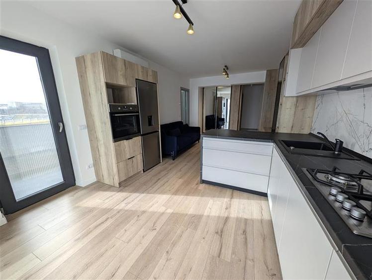 Bloc nou - langa Universitatea Bacovia si Primarie - 2 camere - mobilat si utila - 3