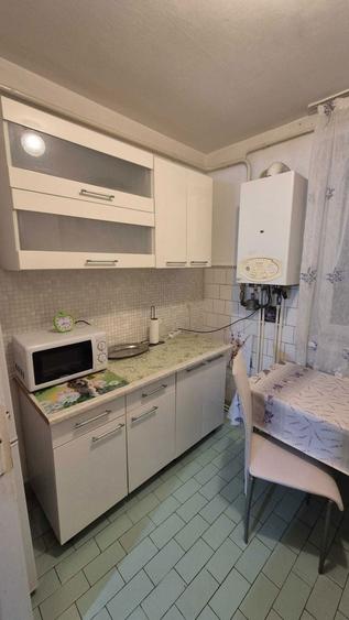 Vand Apartament 2 camere Decomandate Etaj 2,ultracentral,Balcon,Centrala Termica,termopane exterioare,toate camerele cu fata la soare - 6