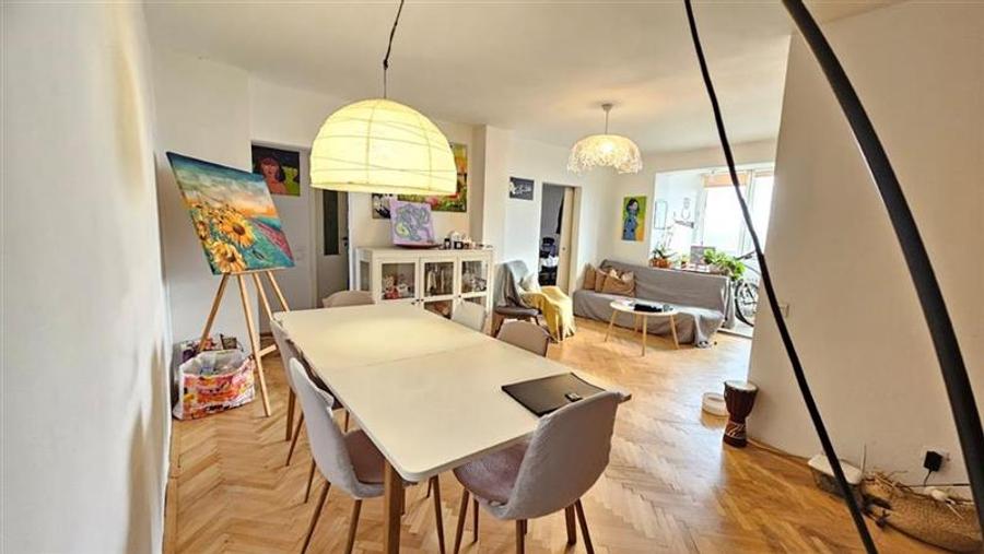 De vanzare in Centru - zona Domus apartament 4 camere - 1