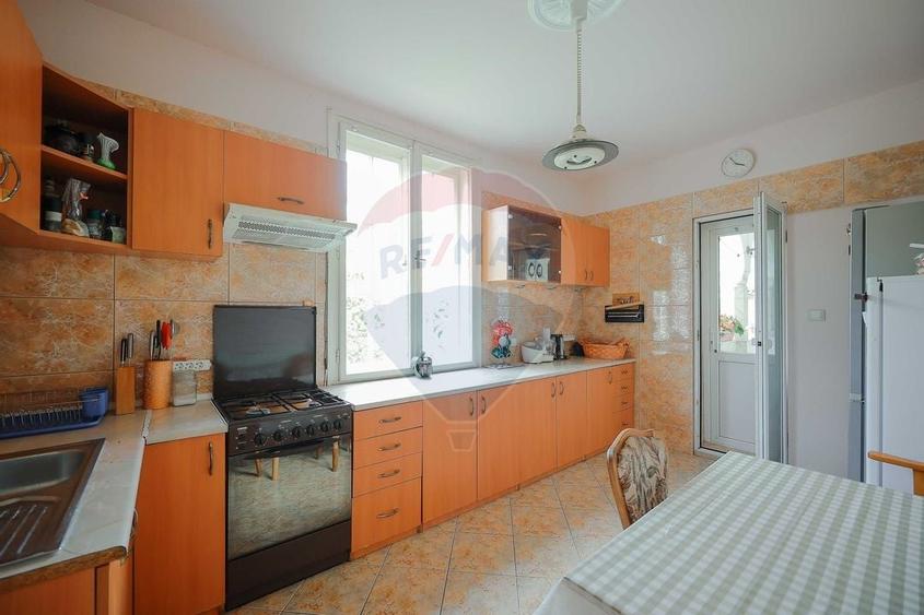 Casă cu 4 camere de închiriat în zona Ultracentrală - 7