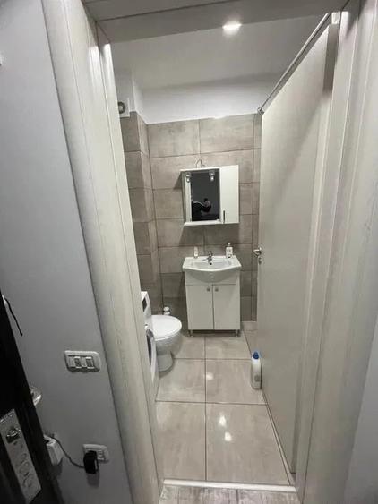 Garsonieră decomandată în Gorjului