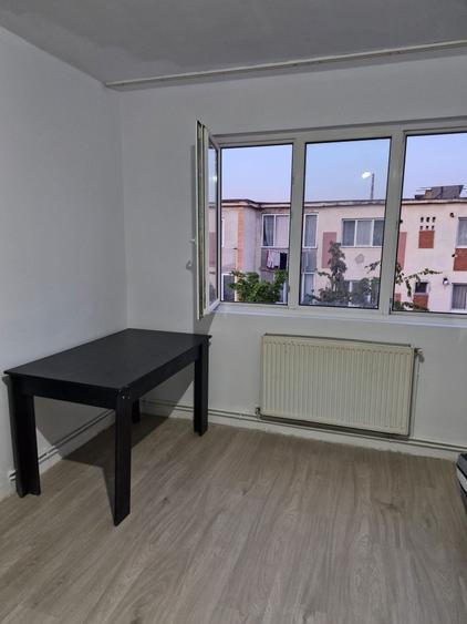 Inchiriez apartament cu 2 camere - 1
