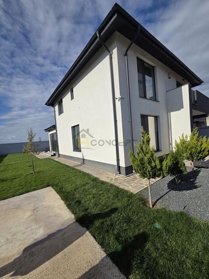 Vila individuala 5 camere Teren 600 mp Piscina - 1